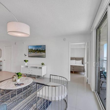 Apartamento Luxurious Private Unit With Parking Miami Exterior foto