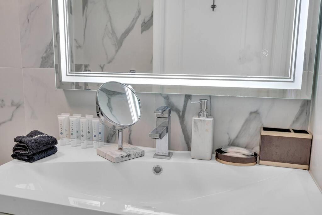 Apartamento Luxurious Private Unit With Parking Miami Exterior foto