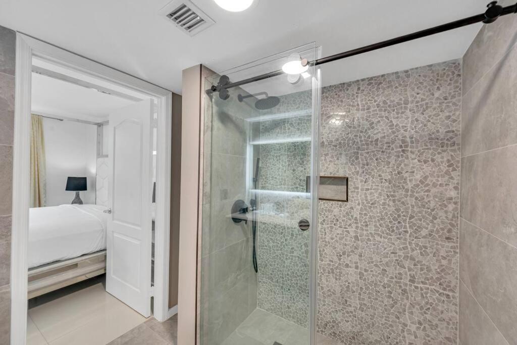 Apartamento Luxurious Private Unit With Parking Miami Exterior foto