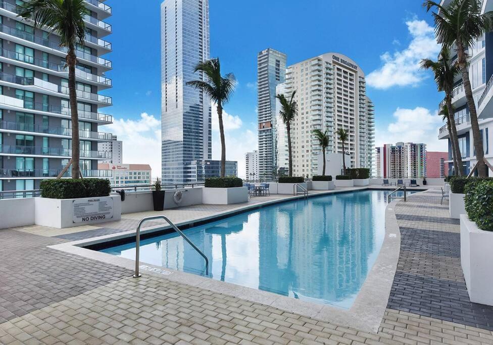 Apartamento Luxurious Private Unit With Parking Miami Exterior foto