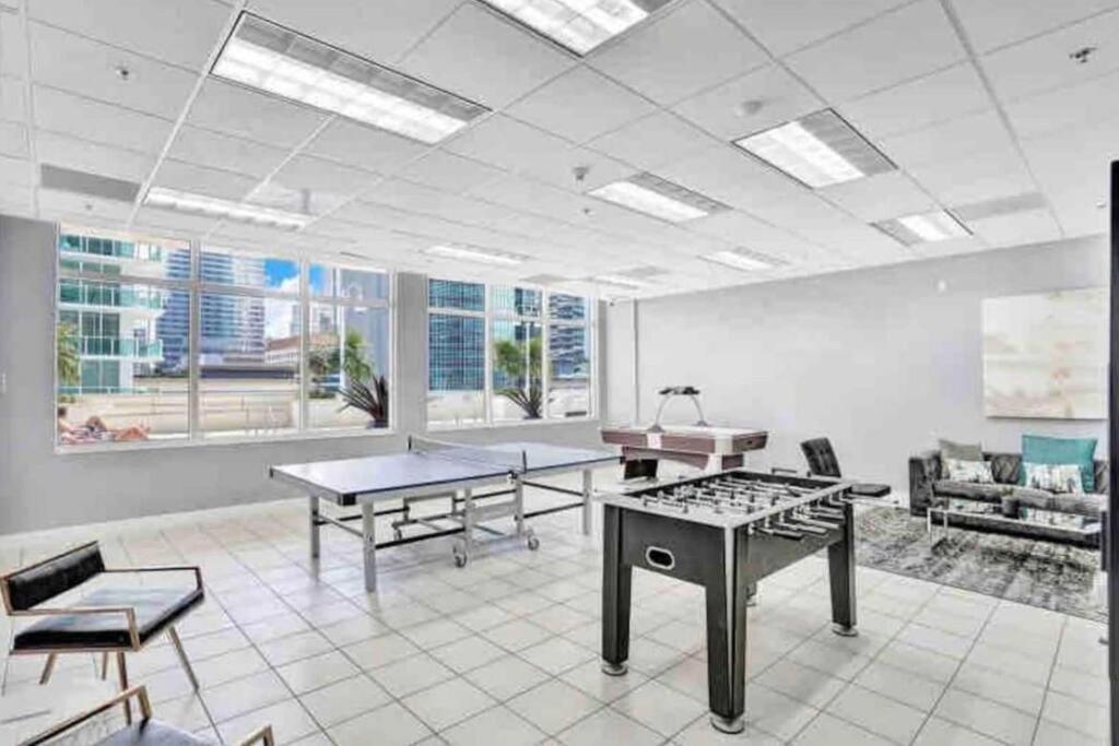 Apartamento Luxurious Private Unit With Parking Miami Exterior foto