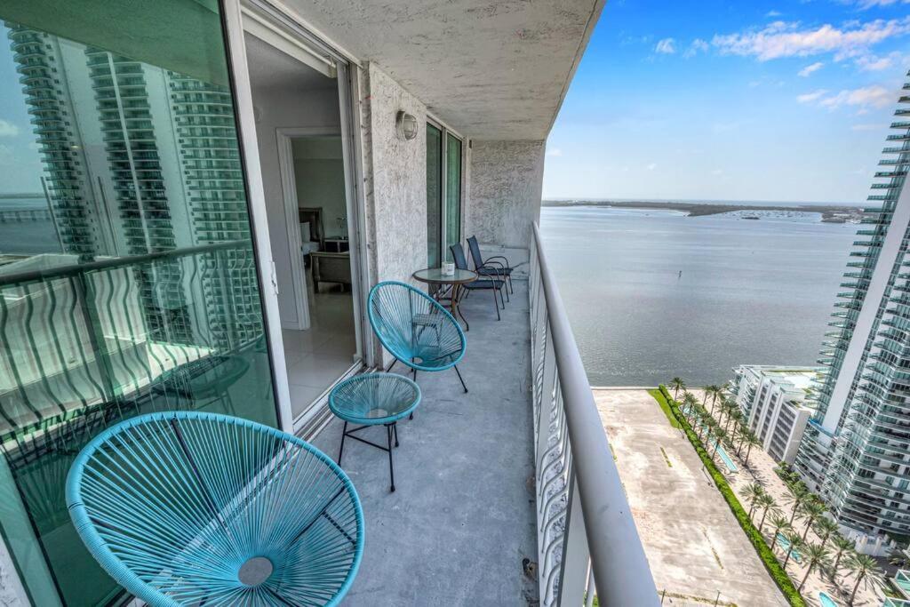 Apartamento Luxurious Private Unit With Parking Miami Exterior foto