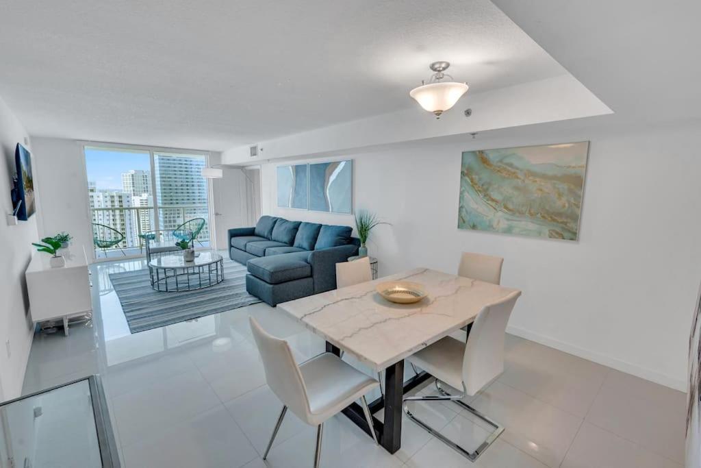 Apartamento Luxurious Private Unit With Parking Miami Exterior foto